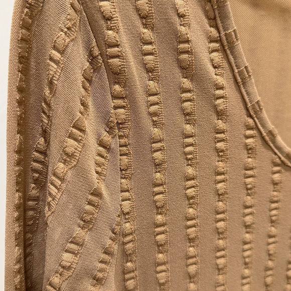 Lior Paris Zina-T Camel Tan Long-Sleeve Scoop Neck Textured Top 
Size L - Picture 4 of 4